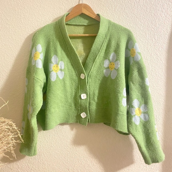 Dreams of Daisies Green Cardigan - Picture 5 of 8